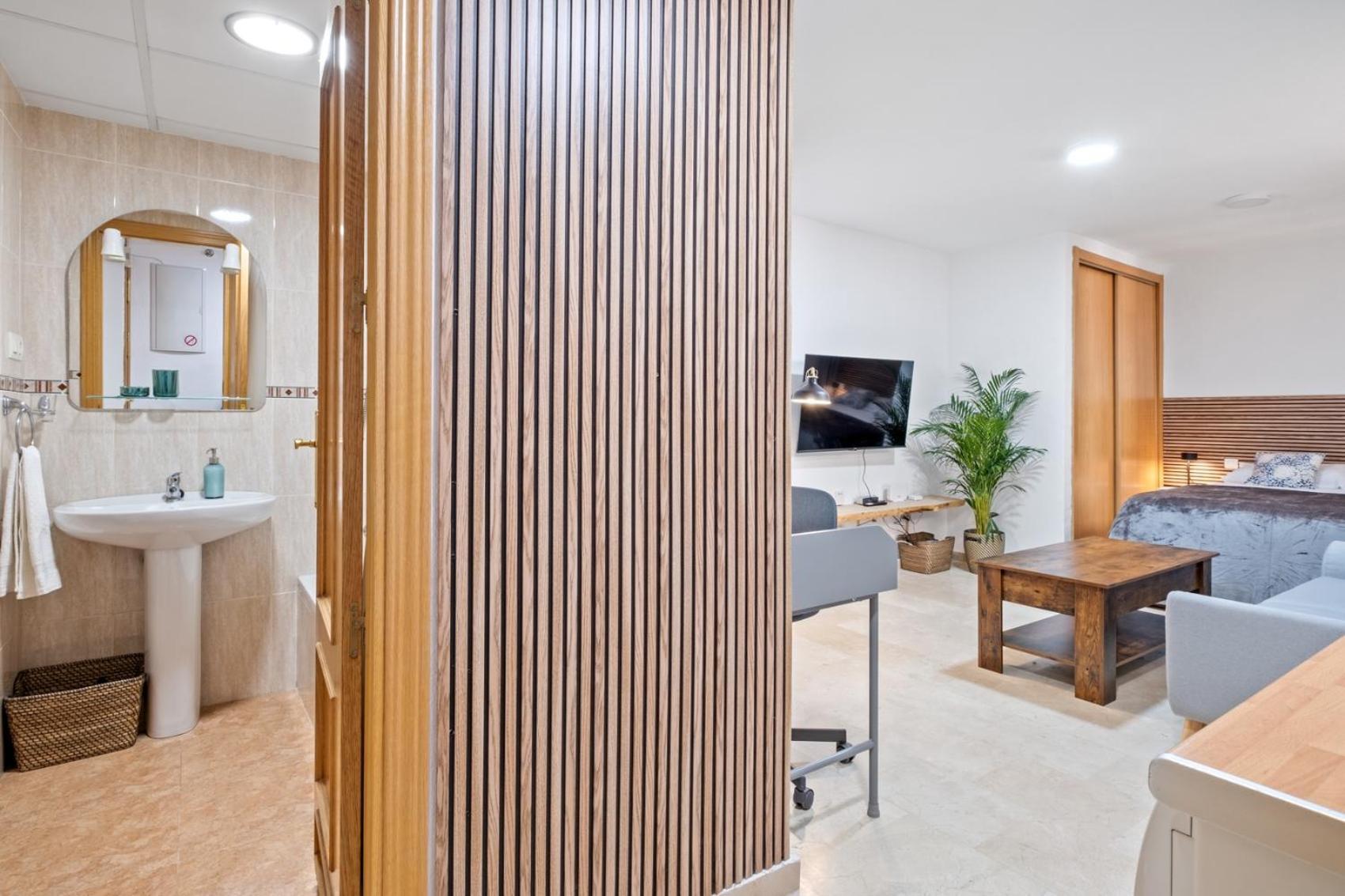 Modern And Comfortable Studio Malaga Ngoại thất bức ảnh
