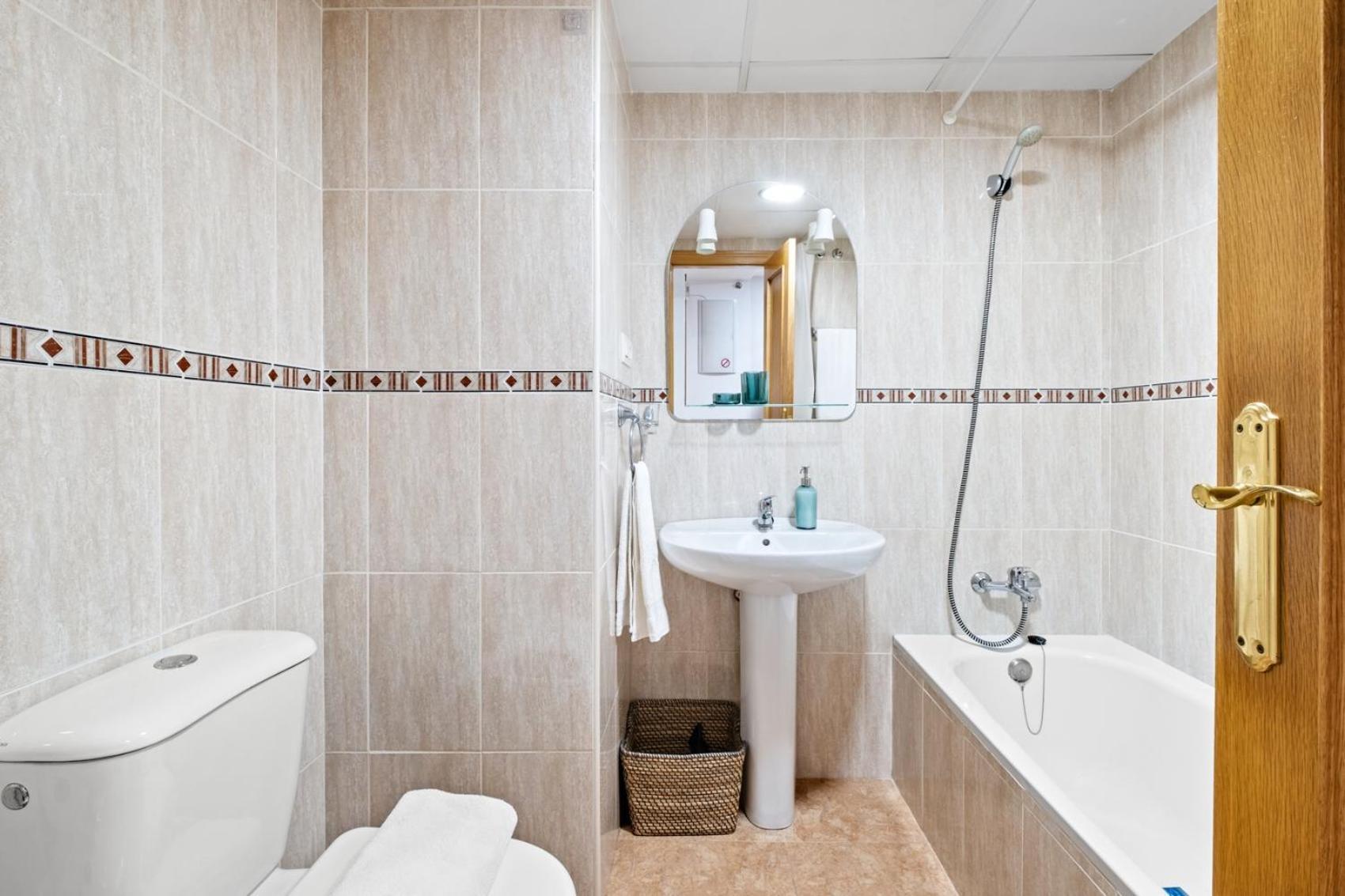 Modern And Comfortable Studio Malaga Ngoại thất bức ảnh