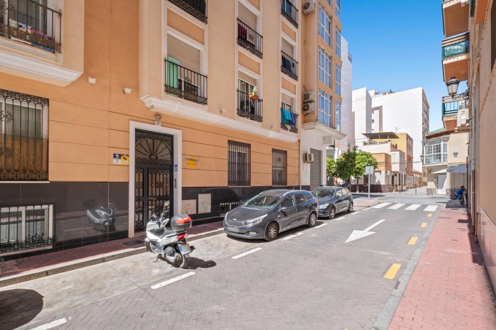Modern And Comfortable Studio Malaga Ngoại thất bức ảnh